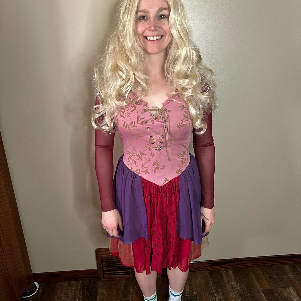 Hocus Pocus Costume Disney Sarah Sanderson Dress & Wig